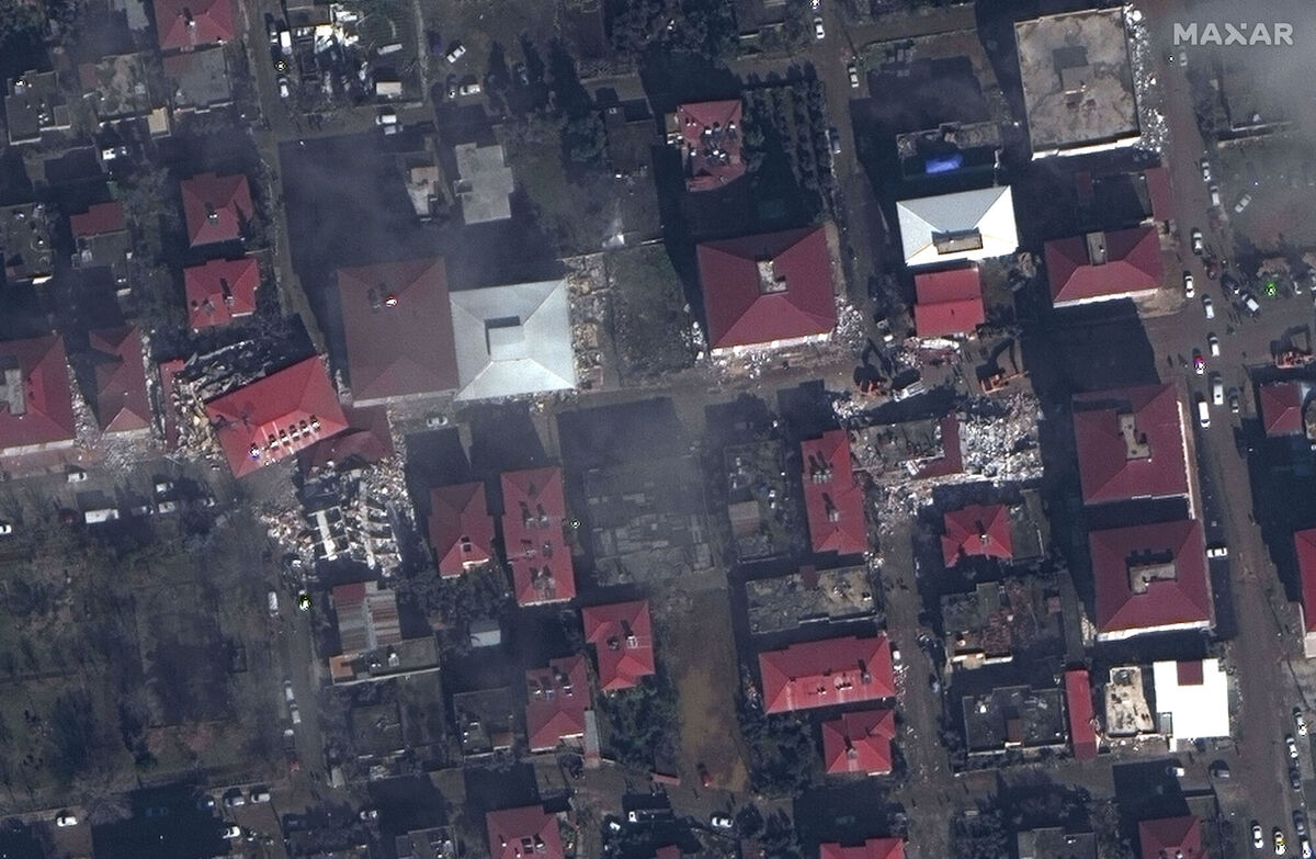 In this satellite photo provided by Maxar Technologies, a view of collapsed buildings and the rescue operation in the aftermath of the earthquake, in Islahiye, Turkey. Picture: Satellite image ©2023 Maxar Technologies via AP In this satellite photo provided by Maxar Technologies, a view of collapsed buildings and the rescue operation in the aftermath of the earthquake, in Islahiye, Turkey. Picture: Satellite image ©2023 Maxar Technologies via AP