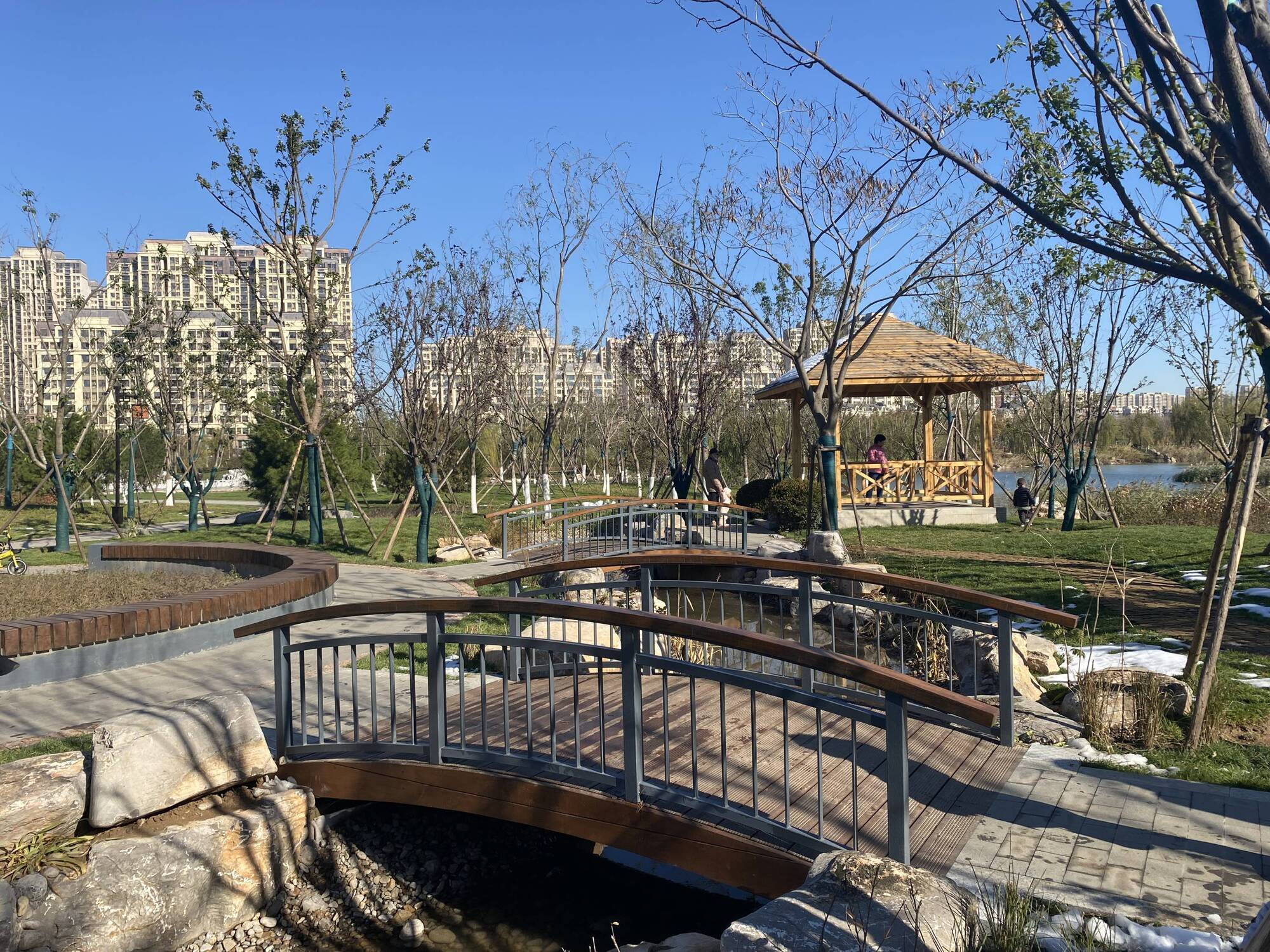 Jinan Park Garden in China by Taina Suonio. 
