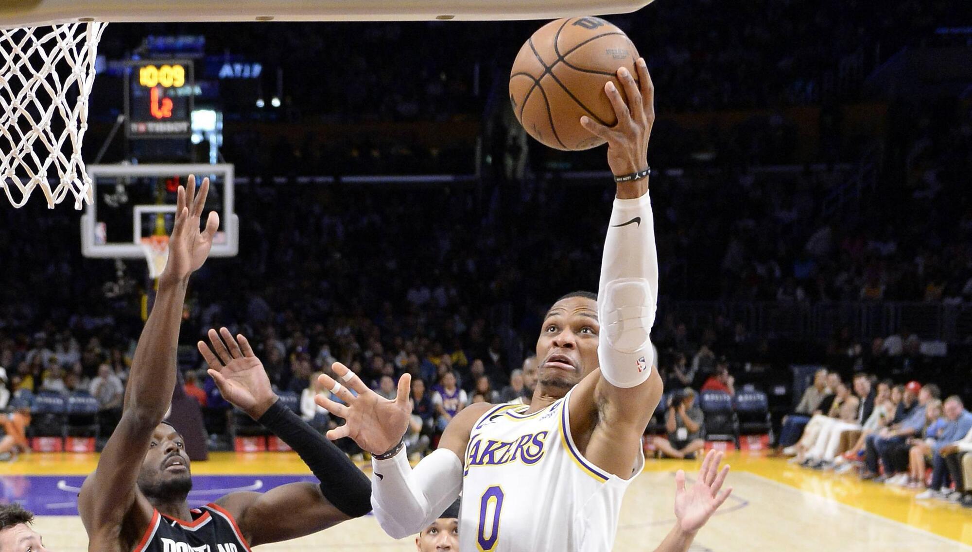 Lakers acquiring Russell in three-team deal that sends Westbrook to Jazz