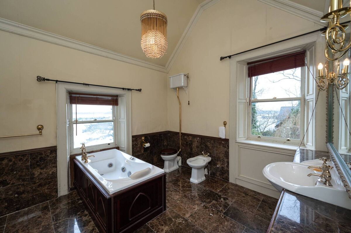 Bath under the window Bath under the window