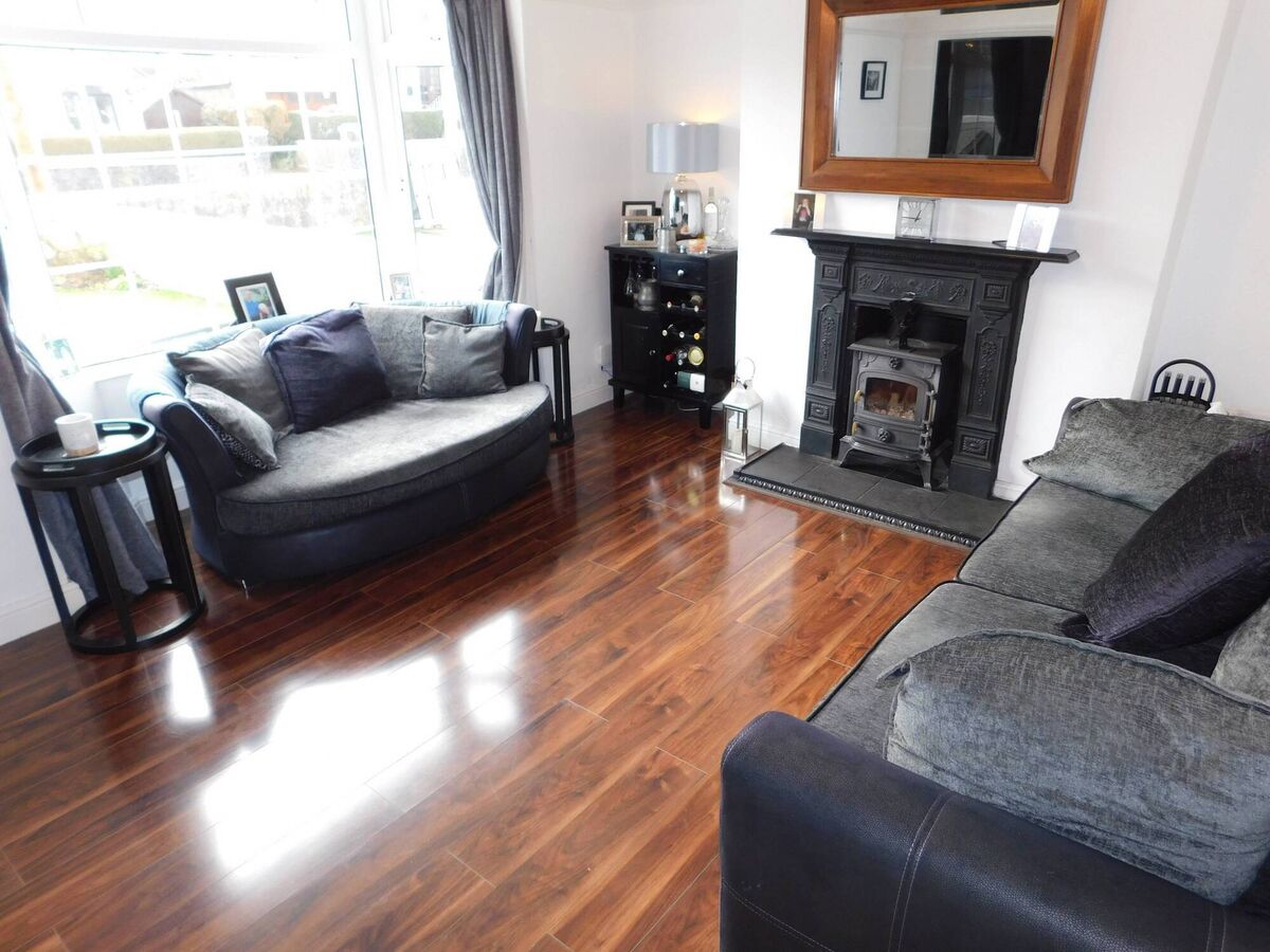 Front from with bay window