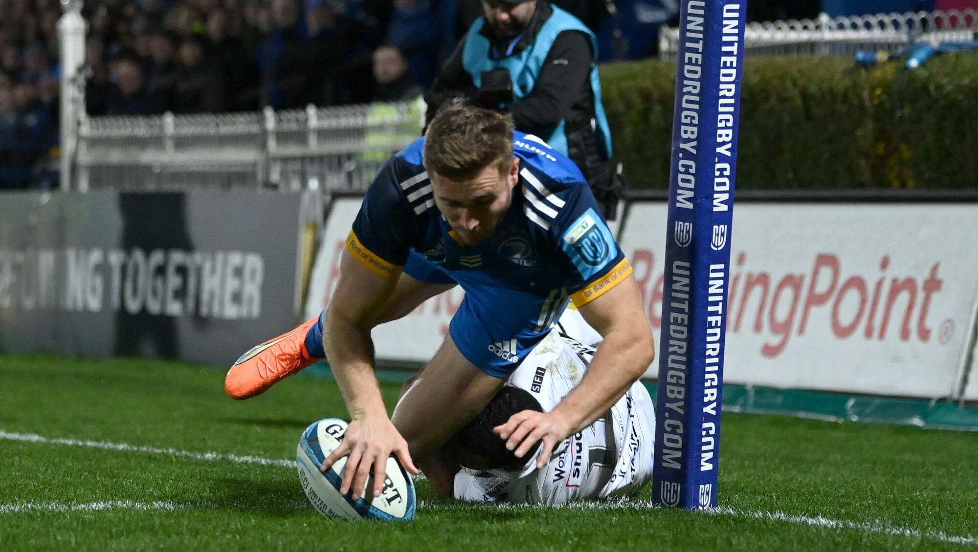 Leinster move 12 points clear after bonus-point win over Dragons