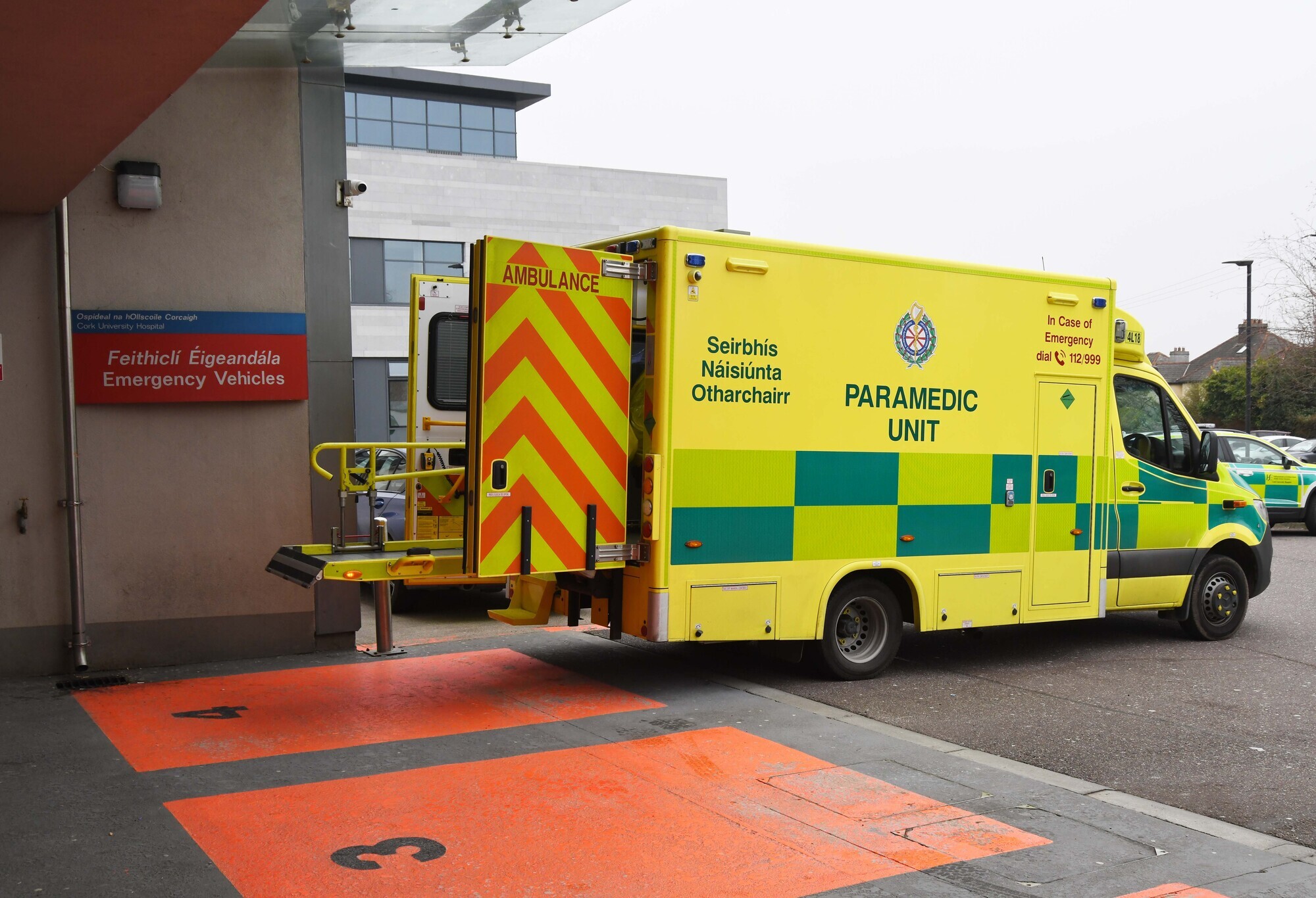 Ambulances took over an hour to respond to 6,200 urgent cases