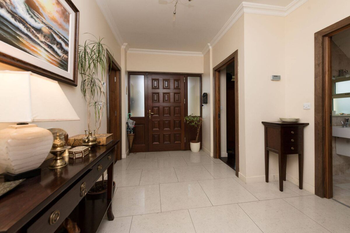 Hallway at Allolee