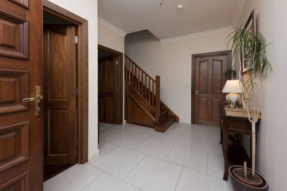 Walnut staircase and walnut doors
