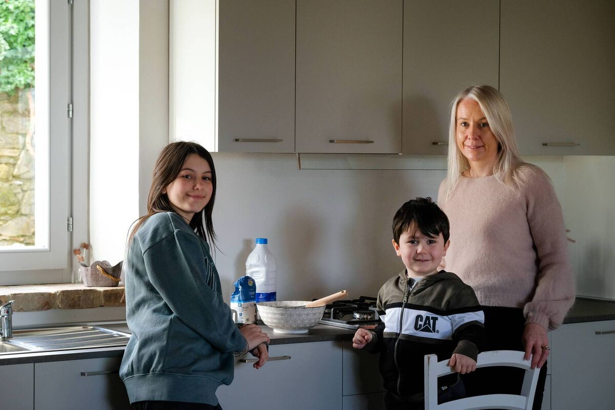 Aine with her children Elisabetta and Jack.
