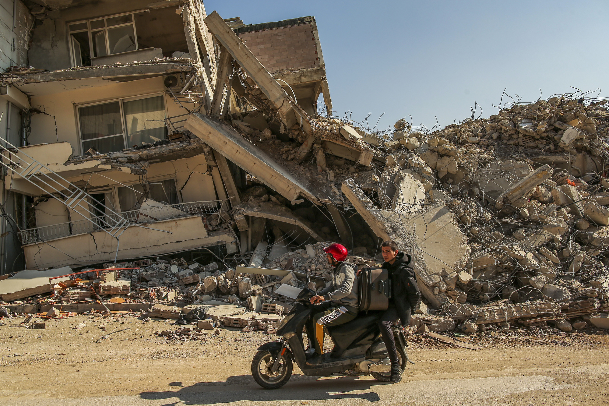 Turkey launches investigation into 612 people after earthquake