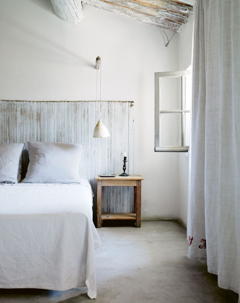  Feng shui says our bedrooms are a symbol of ourselves and a good place to apply the bagua in the home. It can even be applied specifically to the bed for quality sleep and comfort.