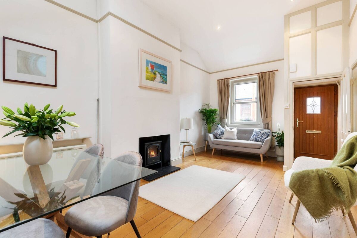 15 Pembroke Cottages 