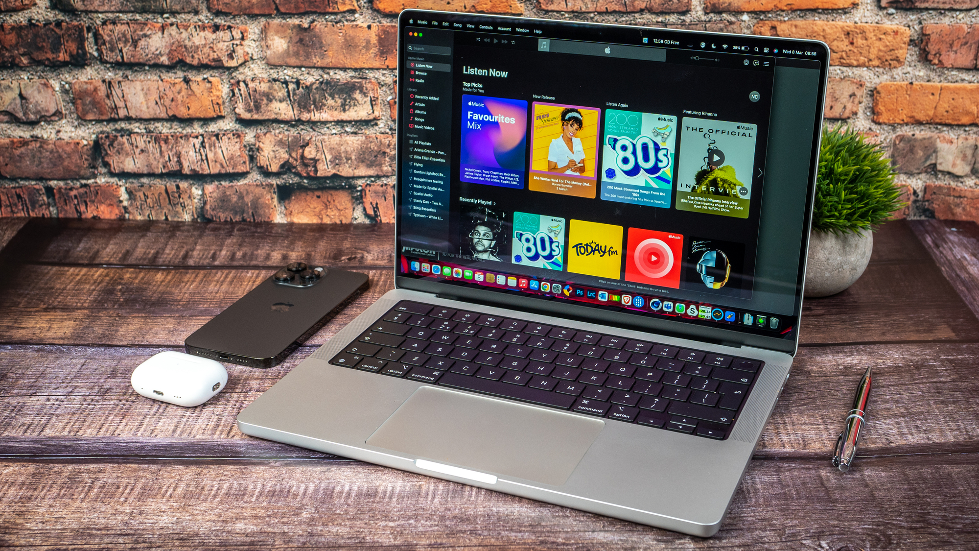 Apple MacBook Pro 14 with M2: more power, longer battery life