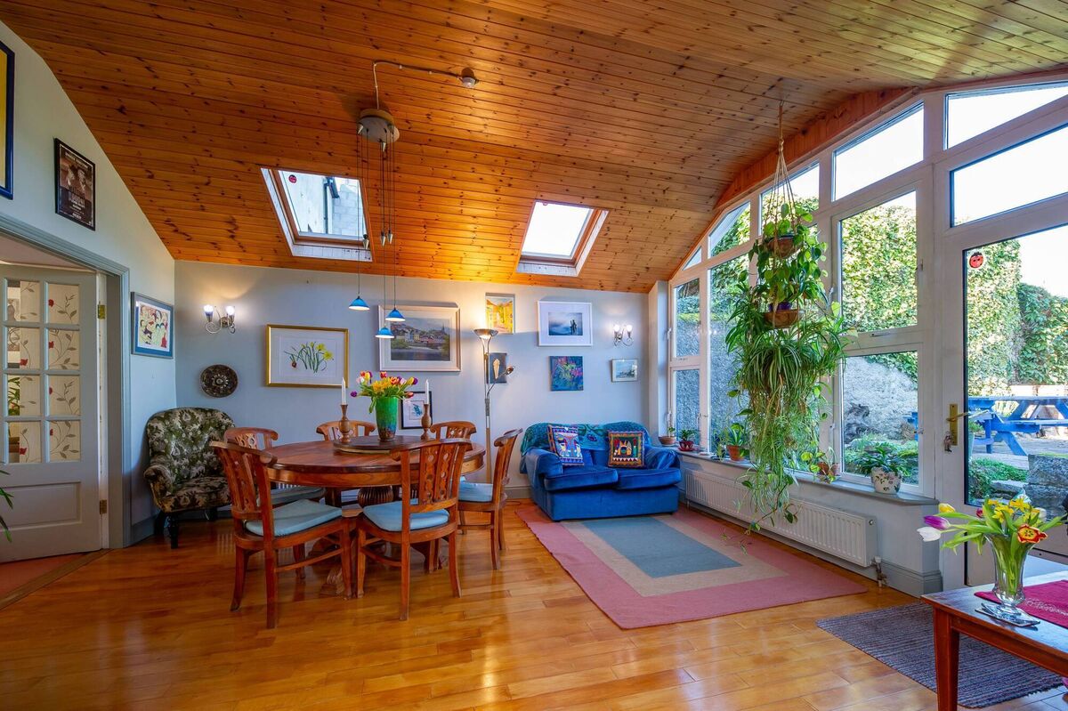 Dining room extension overlooking rear garden