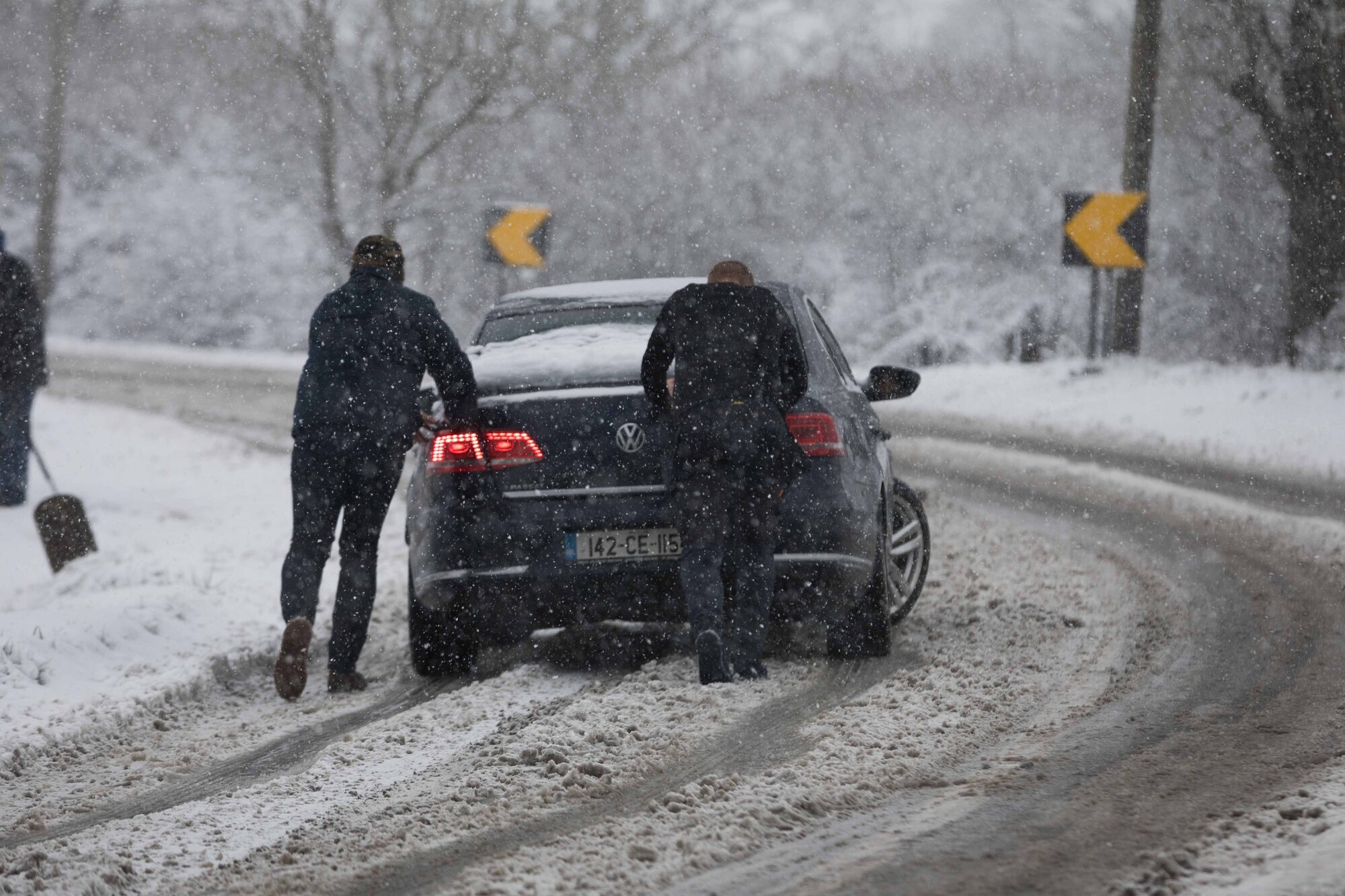 Met Éireann issues two status orange snow warnings as further school closures not ruled out