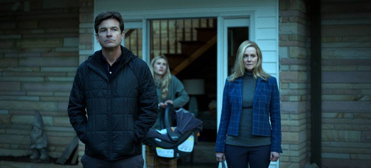 Jason Bateman as Martin 'Marty' Byrde, Sofia Hublitz as Charlotte Byrde, Laura Linney as Wendy Byrde in episode 402 of Ozark.