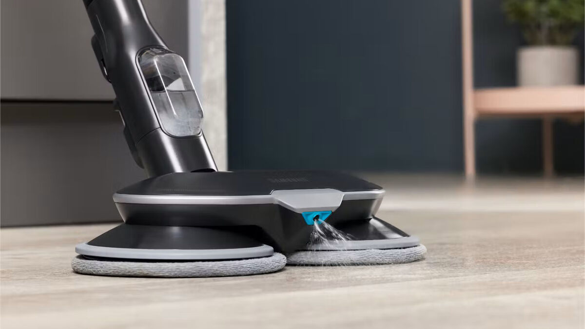 Bespoke Jet Pro Extra with spray spinning sweeper attachment. Picture: Samsung. Bespoke Jet Pro Extra with spray spinning sweeper attachment. Picture: Samsung.