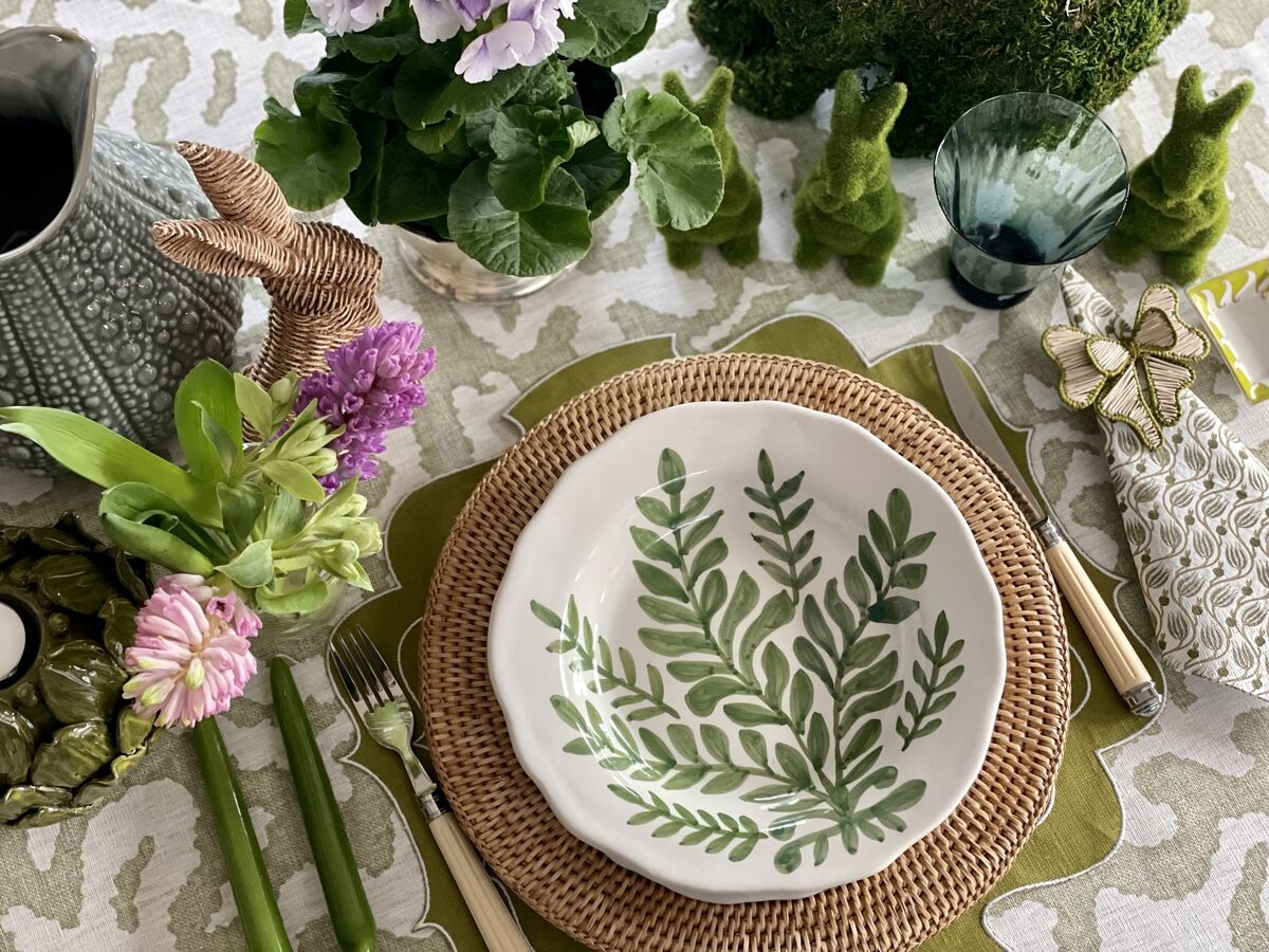 Easter tablescaping by Hedgeroe Home