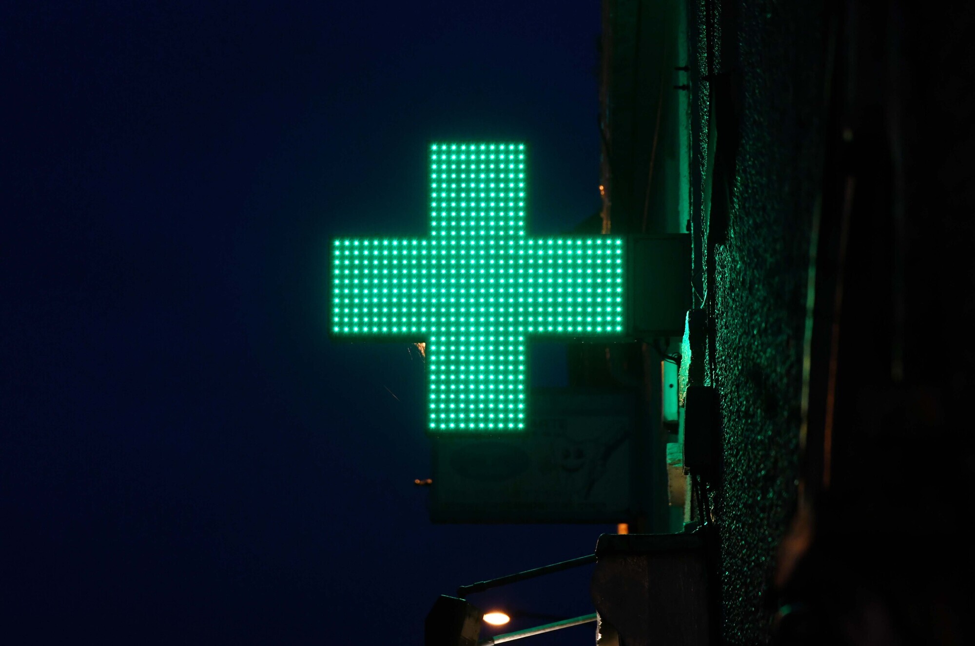 Opiate-addicted pharmacist used photocopies of prescriptions to obtain drugs