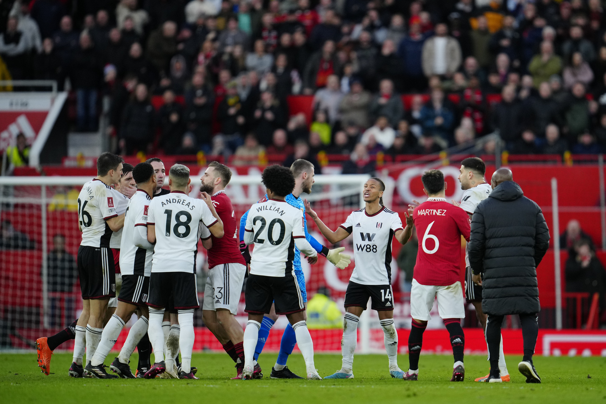 Man Utd charged by FA for surrounding referee during Fulham FA Cup tie