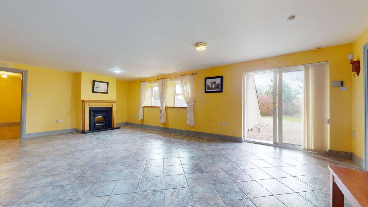 Basement floor with separate entrance