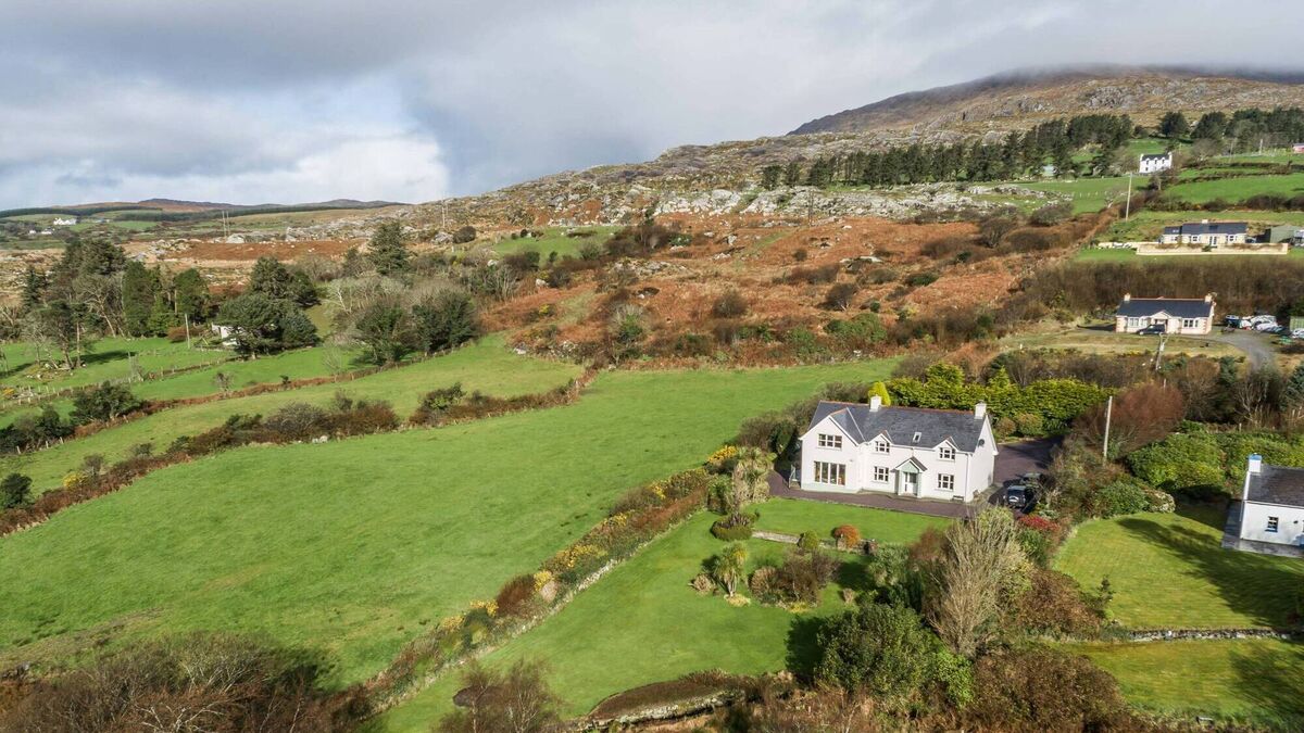To the waters, the wild and the west wing of this renovated €495,000 Beara home - Vimarsana News