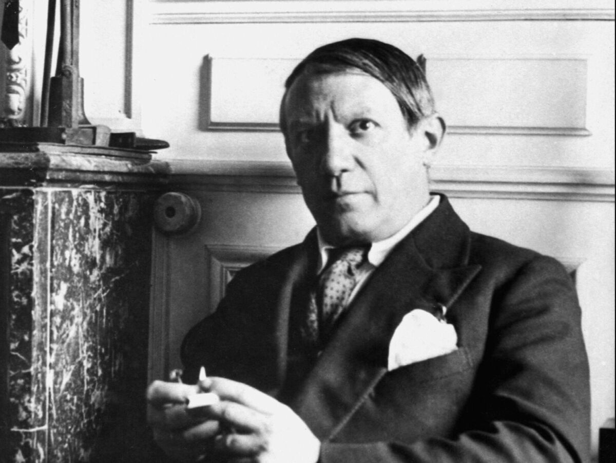 Pablo Picasso commented favourablly on the paintings done by Morris's chimp. 