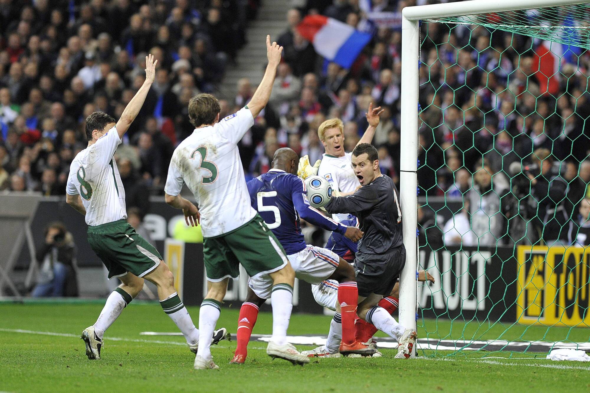 William Gallas: Our country and football federation did not protect Thierry Henry after handball