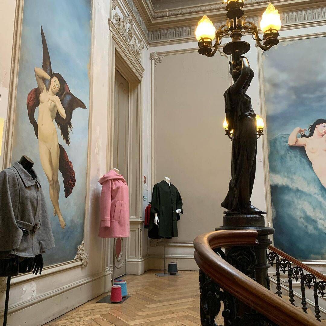 Inside EmbaiXada. Picture: @embaixadalx / Instagram