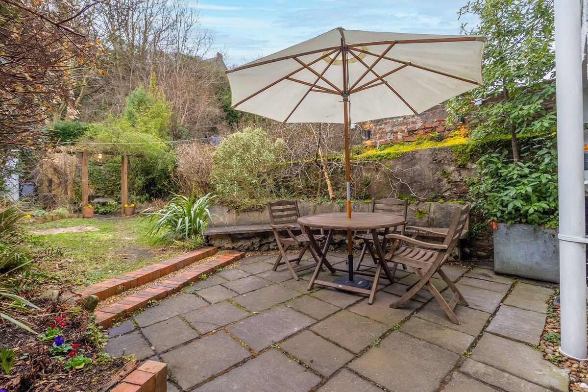 Private rear garden: there's off-street parking behind the terrace too with gate/rear access Private rear garden: there's off-street parking behind the terrace too with gate/rear access
