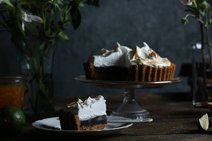 Mocha meringue pie