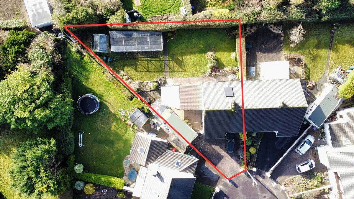 The auld triangle: nice plot and south-facing back garden The auld triangle: nice plot and south-facing back garden