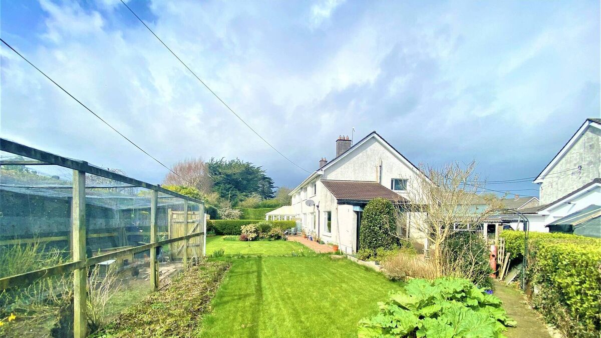 Smart €535k Cork suburban semi-d easily raised a family, plus  sheep, goldfish, and hens...and a fox - Vimarsana News
