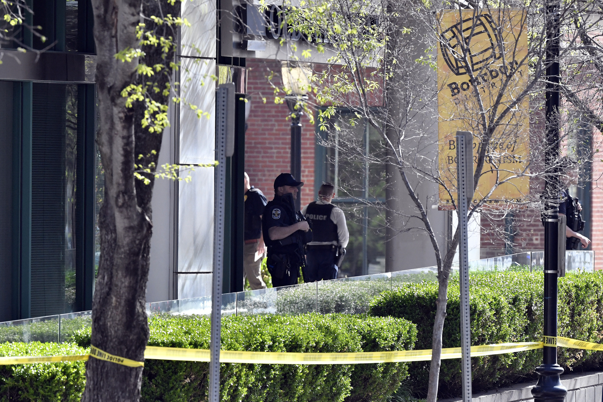 Four killed in shooting at bank in Kentucky