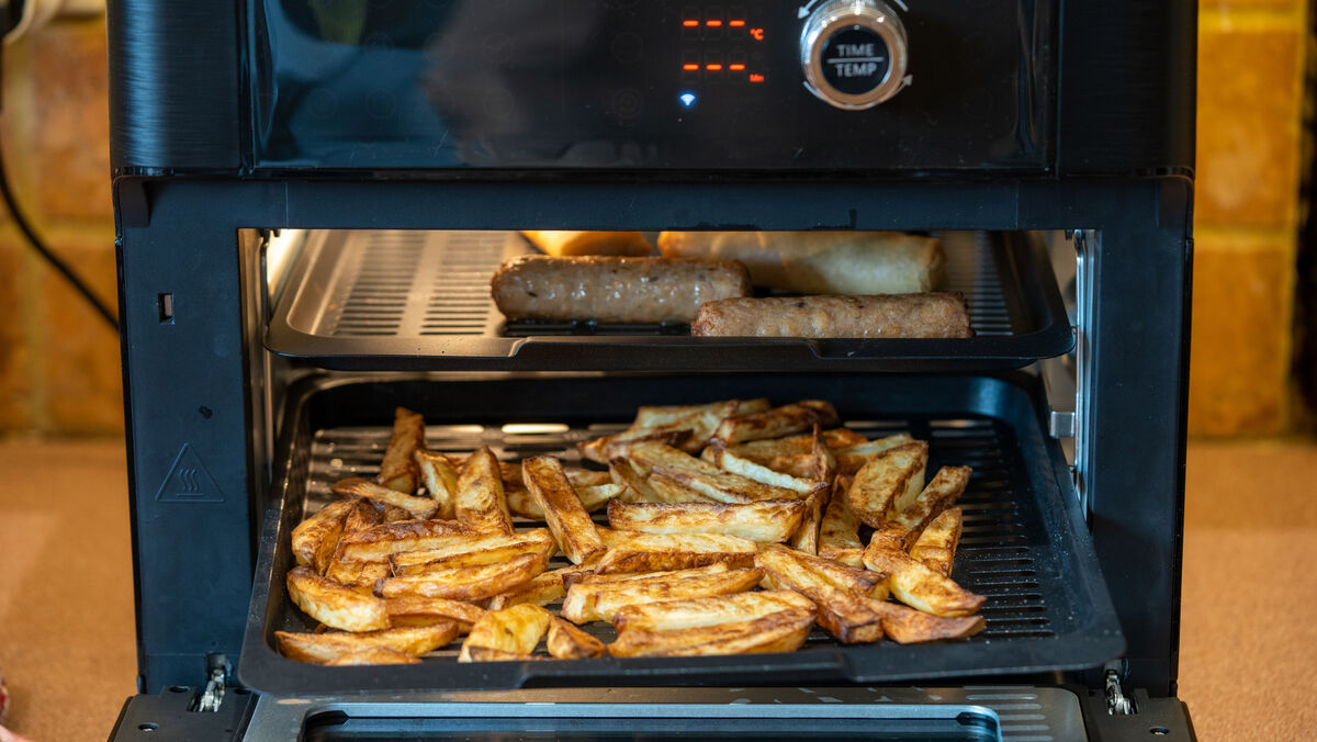 The Proscenic T31 is versatile thanks to a more traditional tray-style oven. Picture: Noel Campion. The Proscenic T31 is versatile thanks to a more traditional tray-style oven. Picture: Noel Campion.