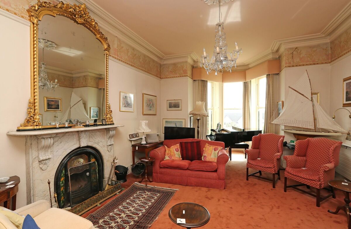 Drawing room with grand piano