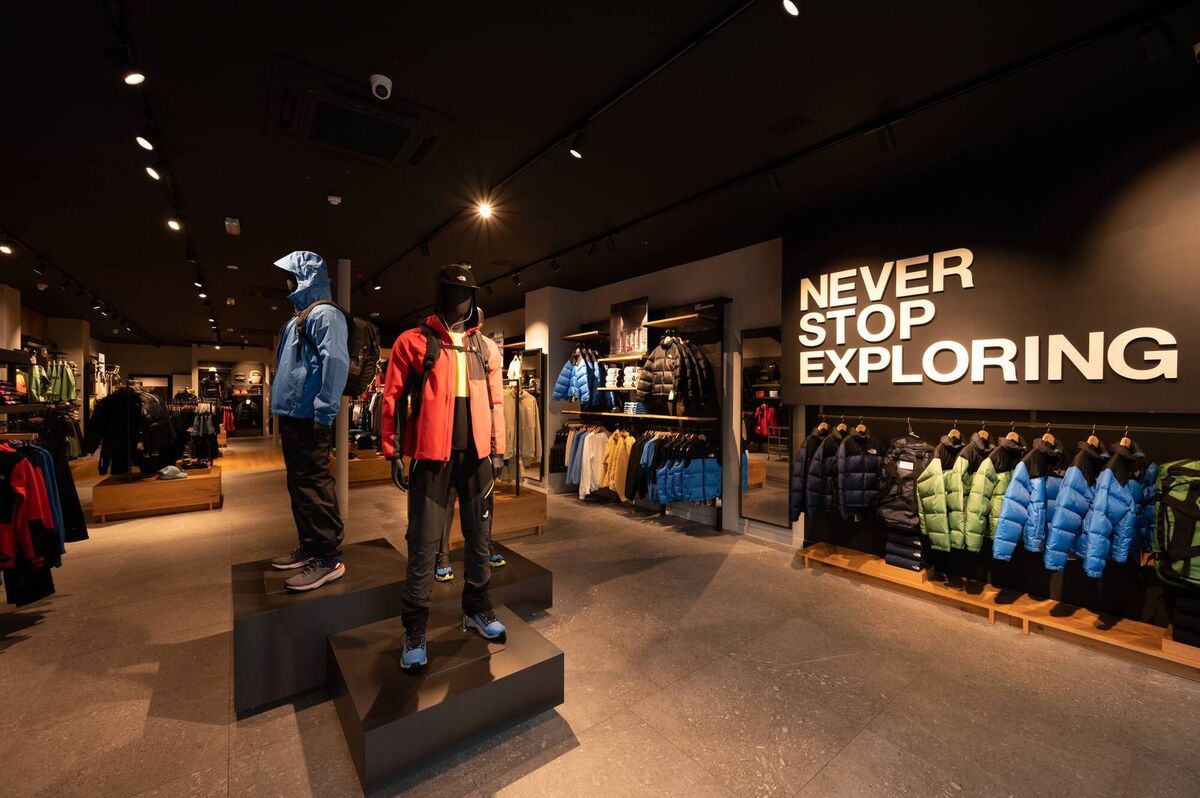 Fashion retailer The North Face occupies the entire and currently trades from the ground and first floor, while the 2nd and 3rd floors are used as the stock room, storage, office and staff areas.