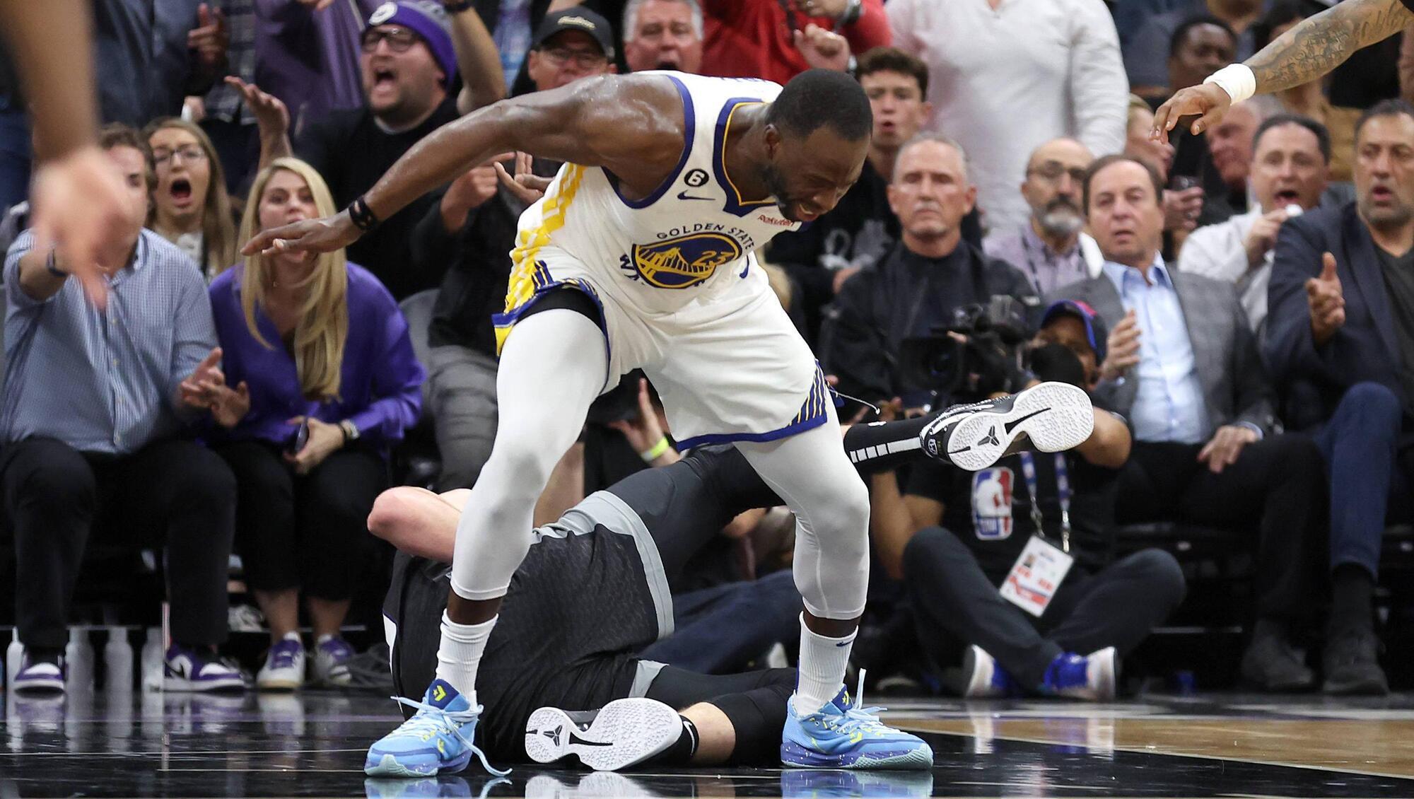 NBA playoffs: Kings beat Warriors 114-106 to take 2-0 series lead