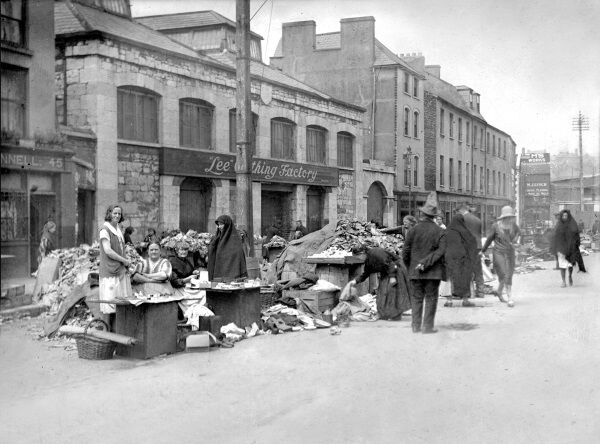 Traders on Cork’s Cornmarket St in 1937. Picture: ‘Irish Examiner’ archive Traders on Cork’s Cornmarket St in 1937. Picture: ‘Irish Examiner’ archive