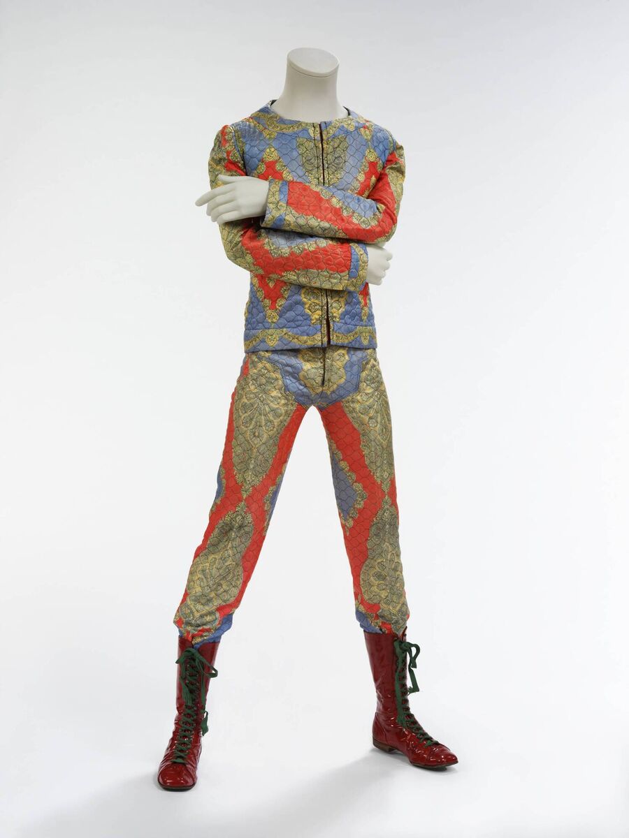 Quilted two-piece suit, 1972. Designed by Freddie Burretti for the Ziggy Stardust tour. © The David Bowie Archive. Quilted two-piece suit, 1972. Designed by Freddie Burretti for the Ziggy Stardust tour. © The David Bowie Archive.