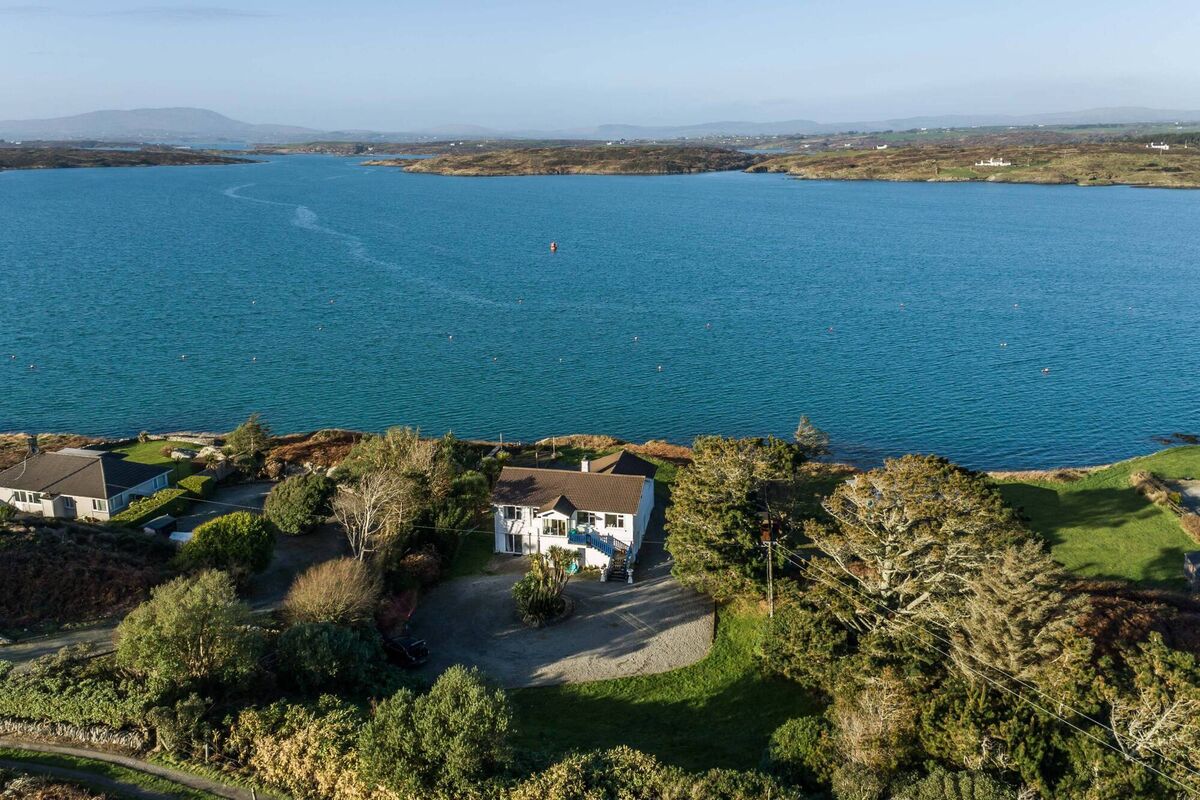 Clooney is for sale with joint agents Liam Hodnett and Maeve McCarthy Clooney is for sale with joint agents Liam Hodnett and Maeve McCarthy