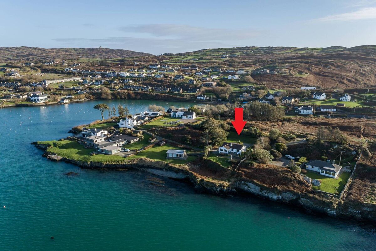 Watch the world go by Watch the world go by