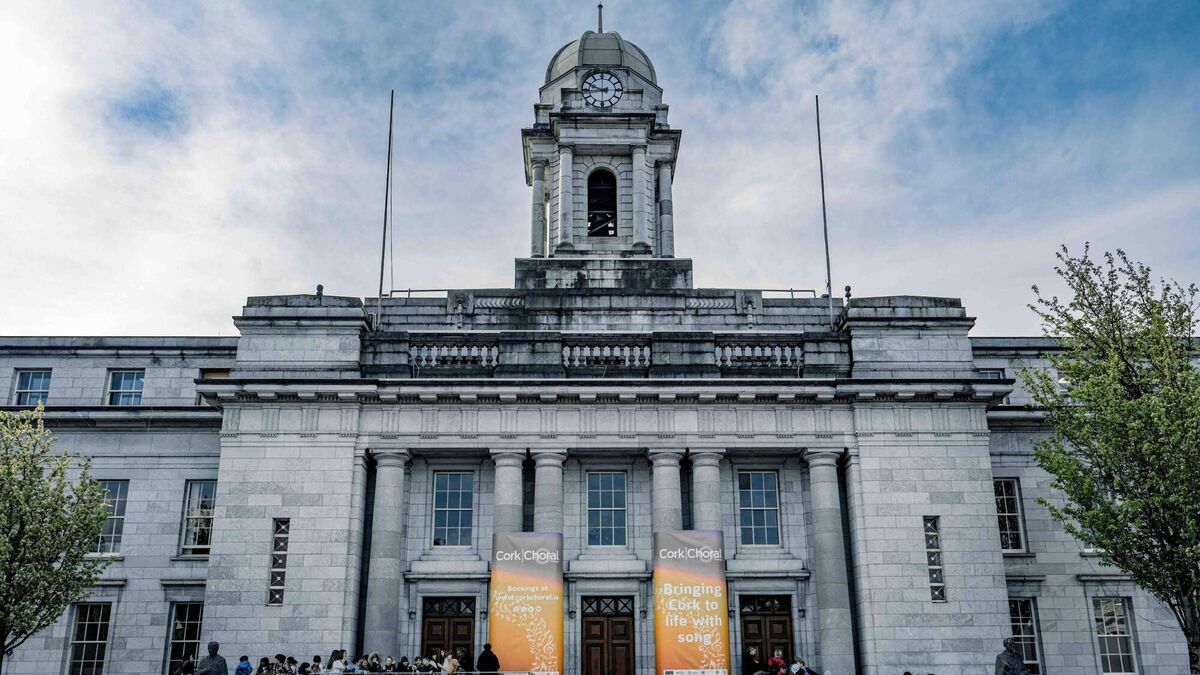 One in six Cork City Council staff earning over €20k in overtime and allowances - Vimarsana News