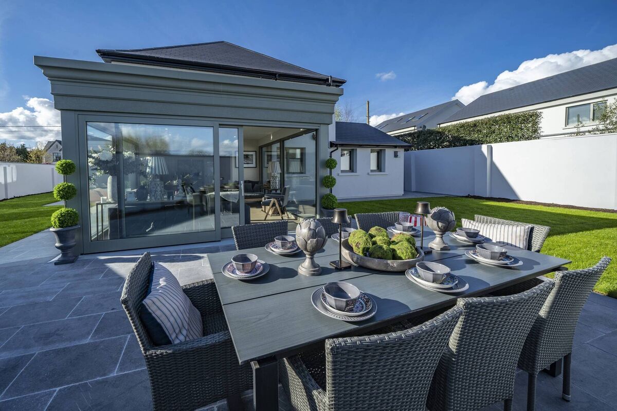 Sun room on the side