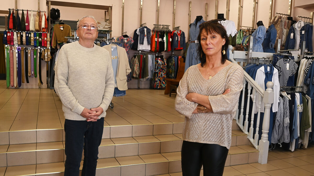 Couple locked out of their Clonmel store once locked in with a vulture fund - Vimarsana News