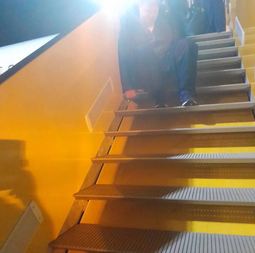 Wheelchair user 'had no other option' but to crawl down metal steps of Ryanair plane 