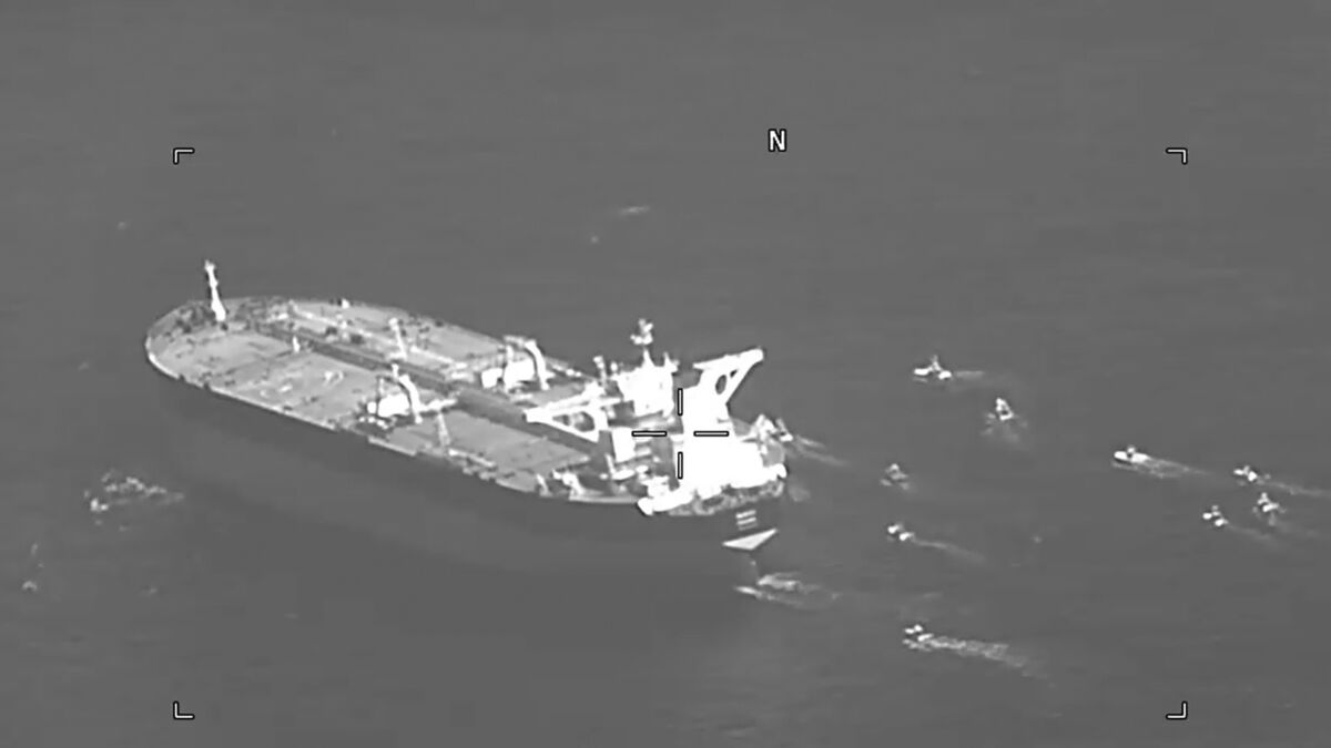 Iran seizes oil tanker in Strait of Hormuz, US navy says - Vimarsana News