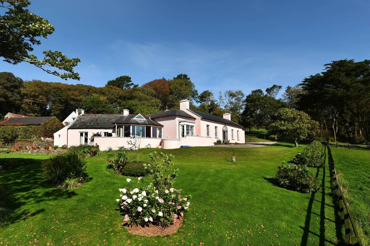 Georgian villa grace, added to with restraint