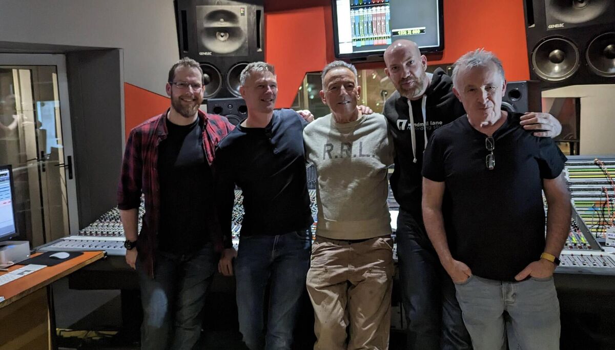 Bruce Springsteen drops into Dublin's Windmill Lane recording studios ahead of his sold-out Dublin concerts, meeting Greg Clooney, Tony Perrey, Michael O'Brien, and Pat McCaul.