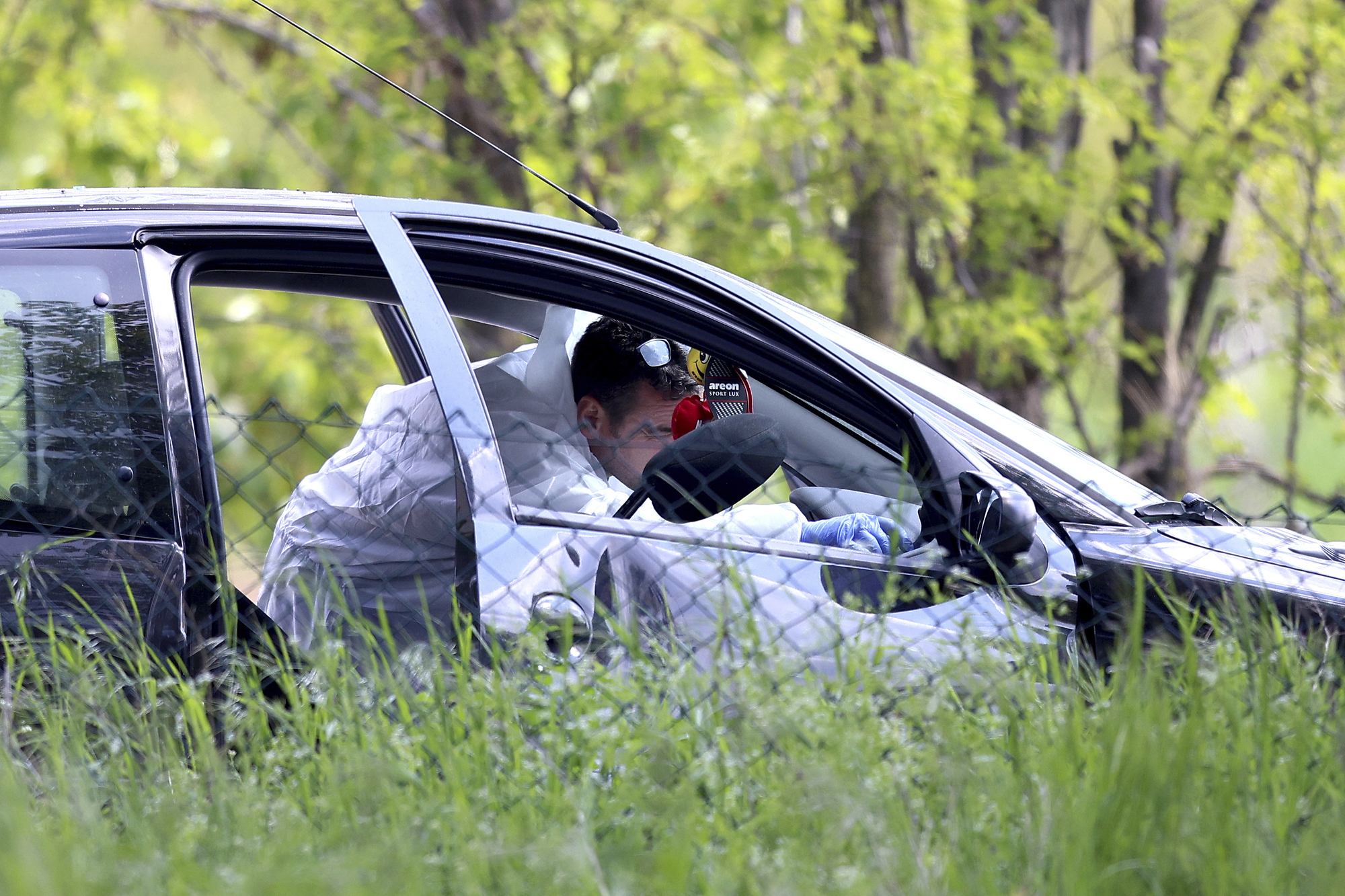 Serbian president vows to 'practically disarm' country after shootings