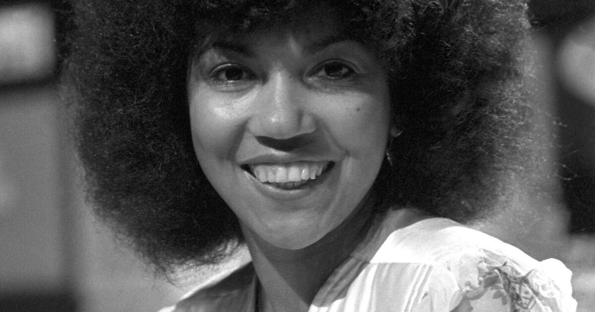 Linda Lewis, singer with five-octave range, dies aged 72