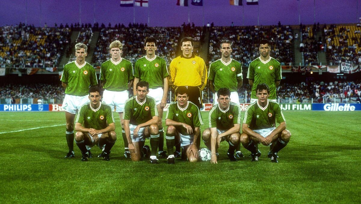PUT EM UNDER PRESSURE: Cascarino in the Republic of Ireland team ahead of the FIFA World Cup 1990 Group F match between England and Republic of Ireland. Photo by Ray McManus/Sportsfile