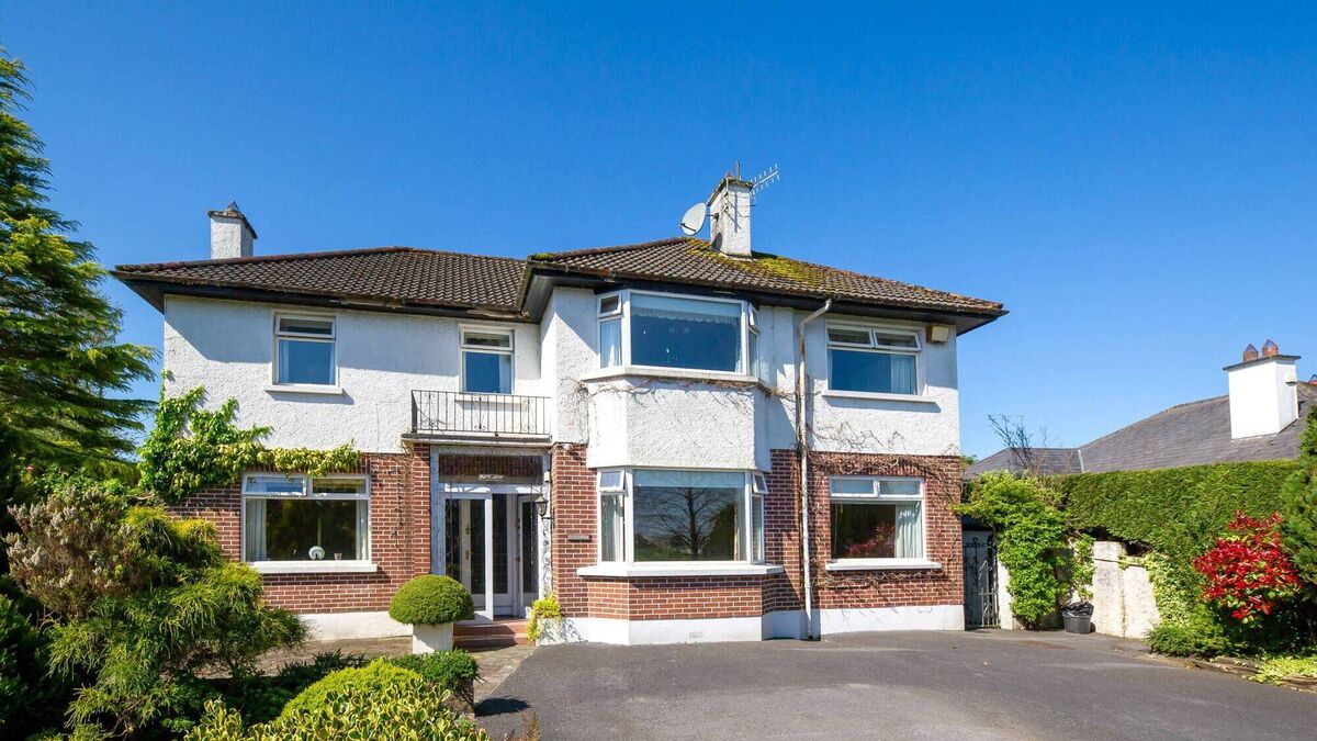 Cork home of the late Dr Tom Cavanagh, champion of litter-free streets, is on the market for €450k - Vimarsana News